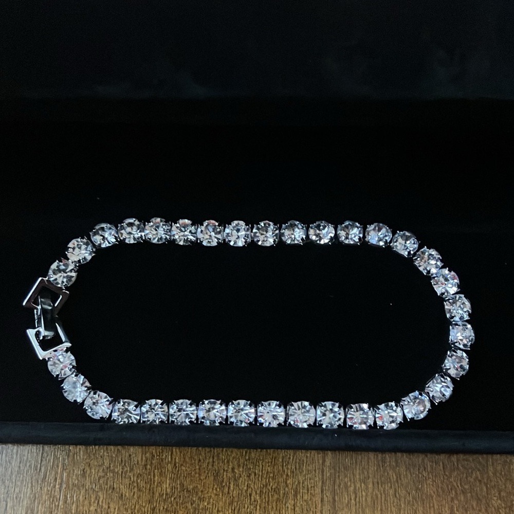 Cubic zirconia Tennis Bracelet 18k Gold Plated.